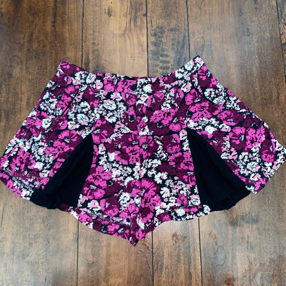 Super Cute Pleated Short